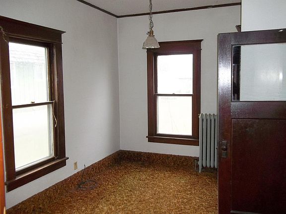 3rd image of 111 Colfax St