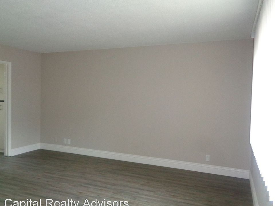 2nd image of 405 W 10th St APT W