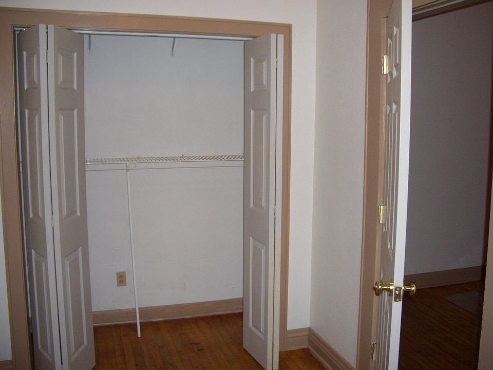 2nd image of 806 E Hadley St