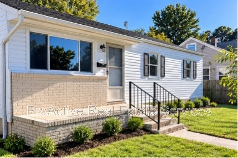 3 bed, 1.0 bath, 839 sqft, $1,560 — Photo 2