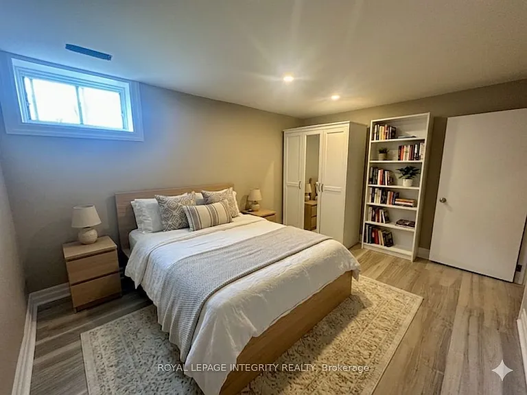 1398 Jamison Ave #B — Photo 13