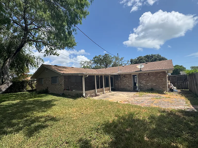 4629 Janssen Dr — Photo 14