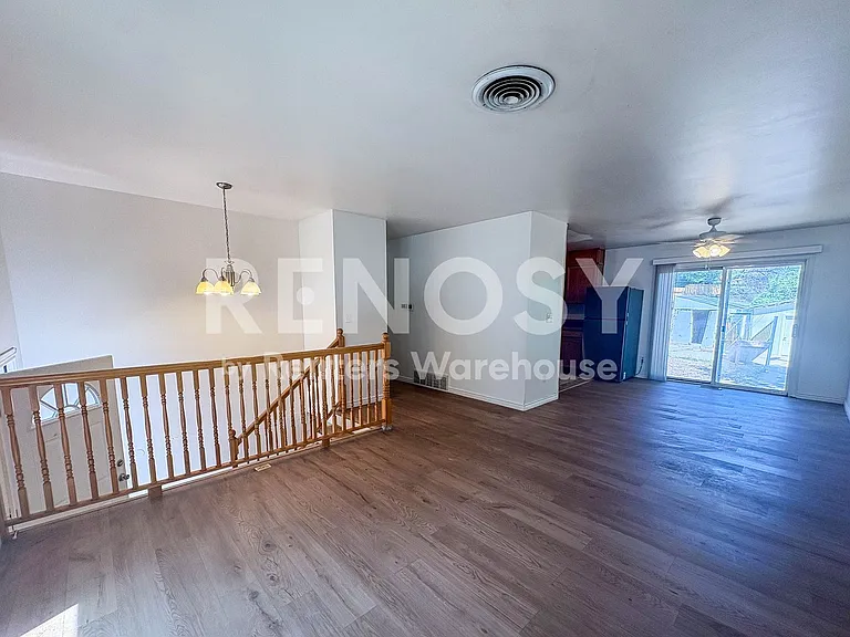 327 Leona Dr — Photo 10