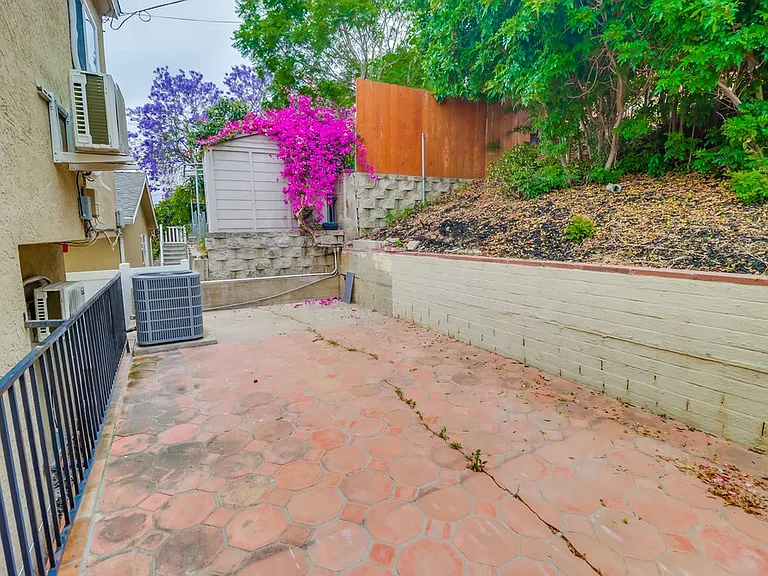 4138 Lois St #B — Photo 6