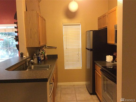3rd image of 7603 Concord Ln NE #202