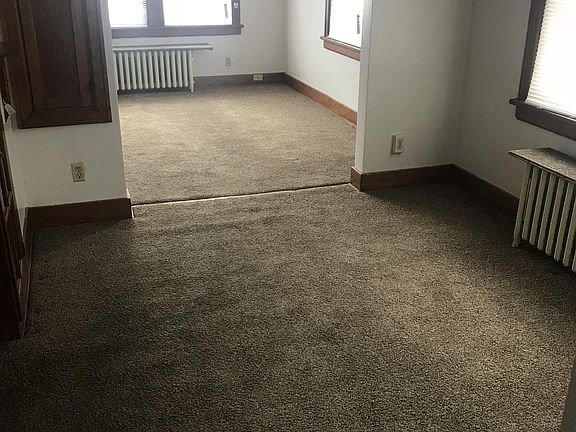 3rd image of 1711 N Peoria Ave APT B