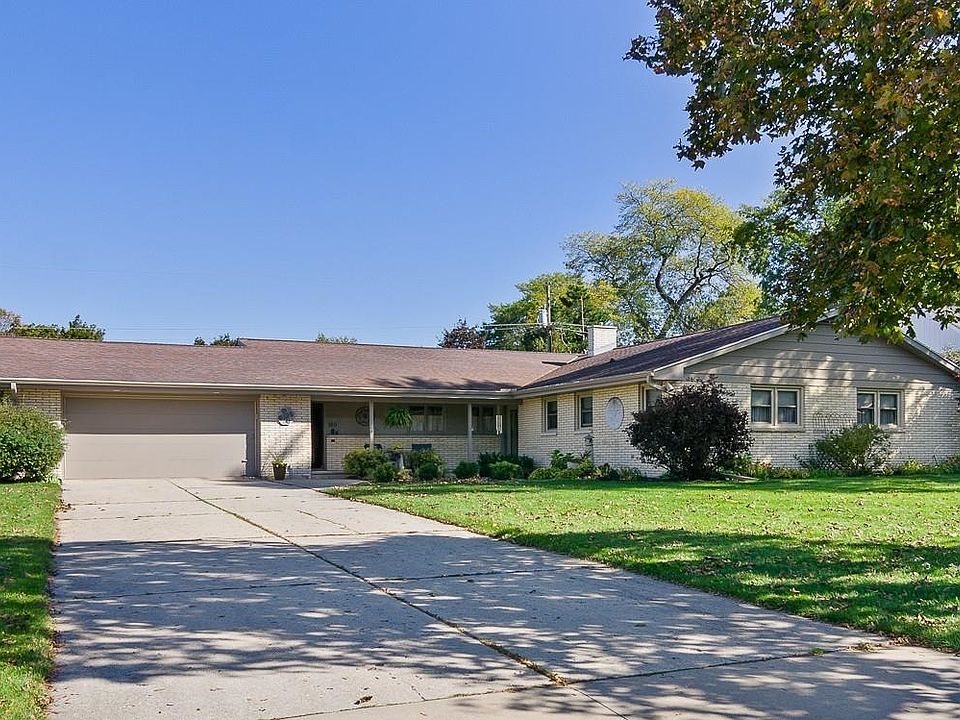 1st image of 160 Saint Marys Blvd