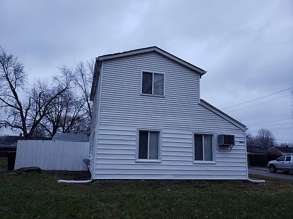 3rd image of 26700 Kathy St