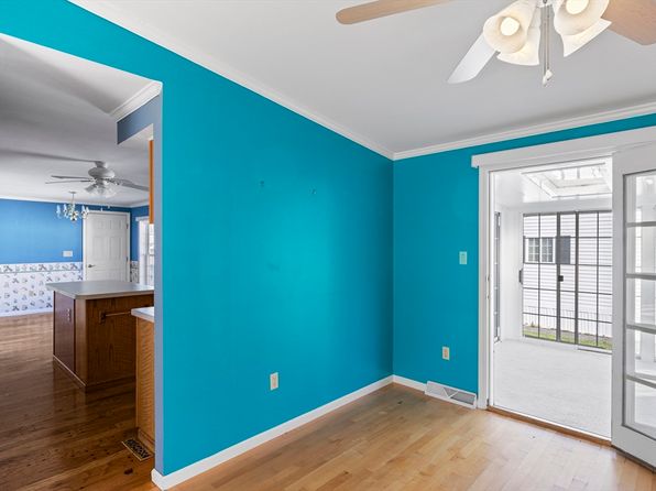 50 Highland St UNIT 203, Taunton, MA 02780