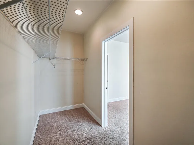 1309 Enfield Ln — Photo 38