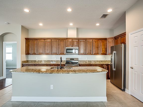 3rd image of 531 Westchester Hills Ln