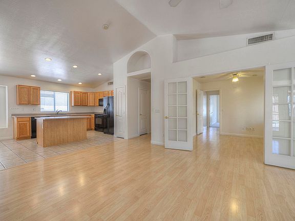 4th image of 18654 N 42nd St