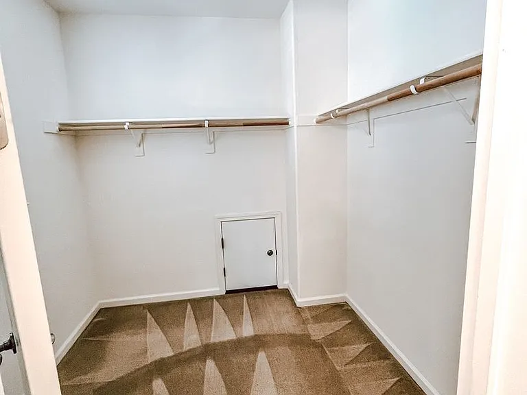 2297 Central Pkwy — Photo 12
