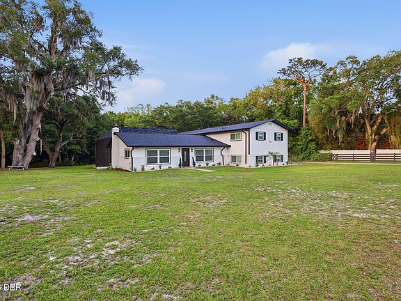 2nd image of 155 Country Circle Dr E