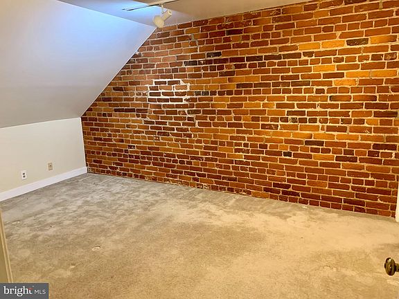 3rd image of 319 William St APT B