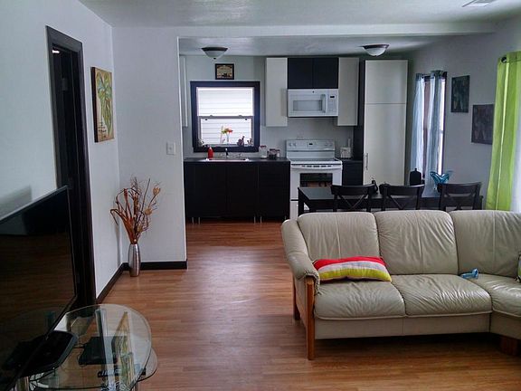 4th image of 985 61st St SE