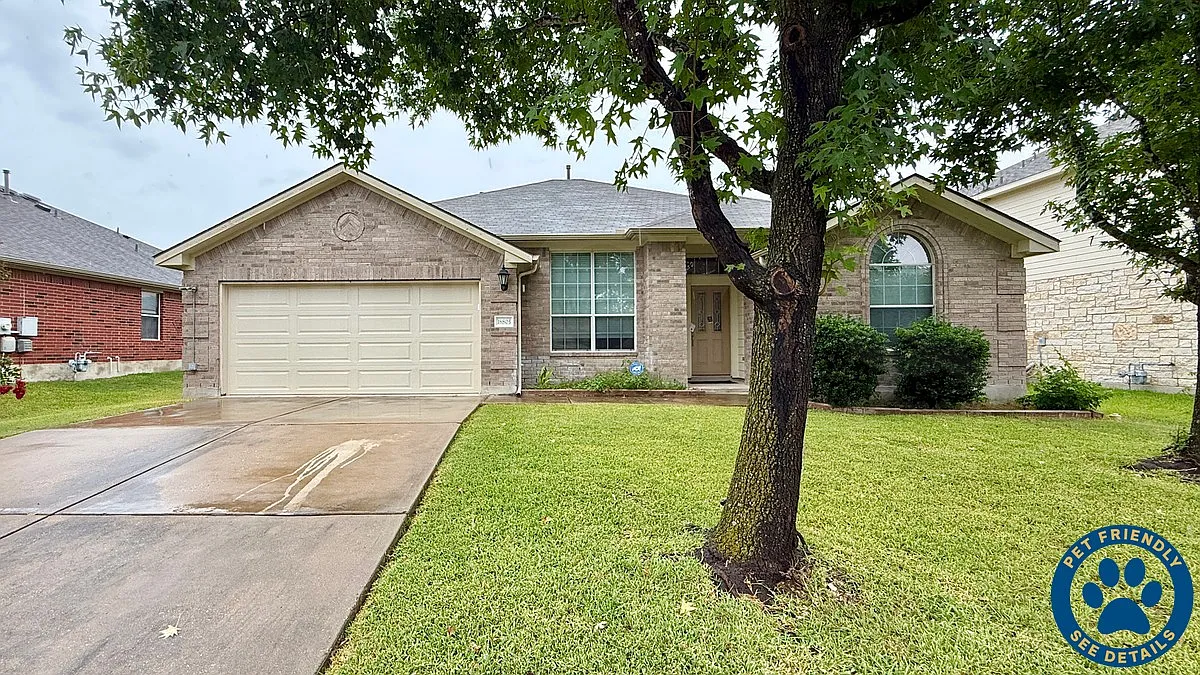 3 bed, 2.0 bath, 1826 sqft, $2,095 — Photo 1