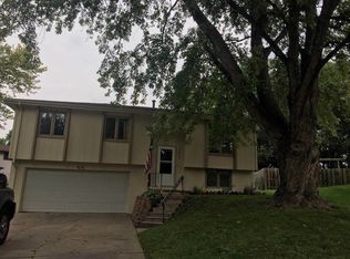 15010 Davenport Cir, Omaha, NE 68154