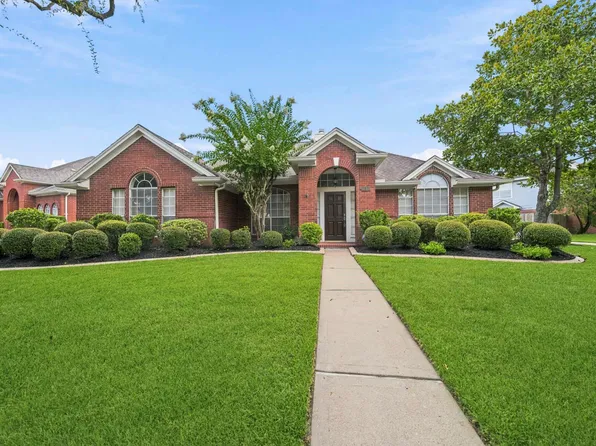 1735 Berkoff Dr, Sugar Land, TX 77479