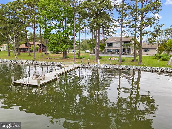 4th image of 3202 Bay View Dr