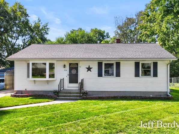 934 Harding St NW, Grand Rapids, MI 49544