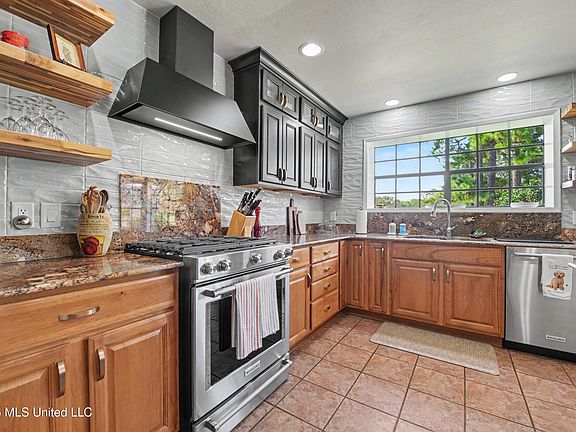 4th image of 96489 Diamondhead Dr W
