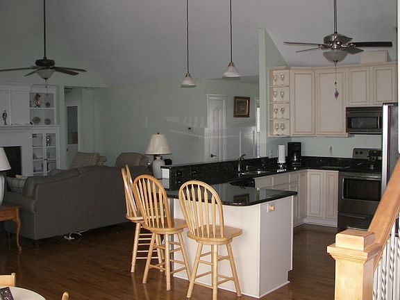 Upscale kitchen with ample counter space & storage