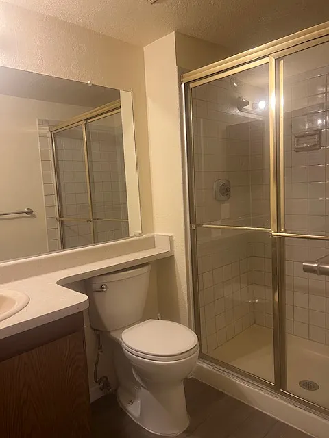 3 bed, 1177 sqft, $1,998 — Photo 4