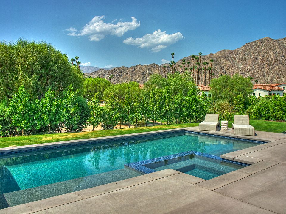 Spectacular southern and western mountain views from patio
