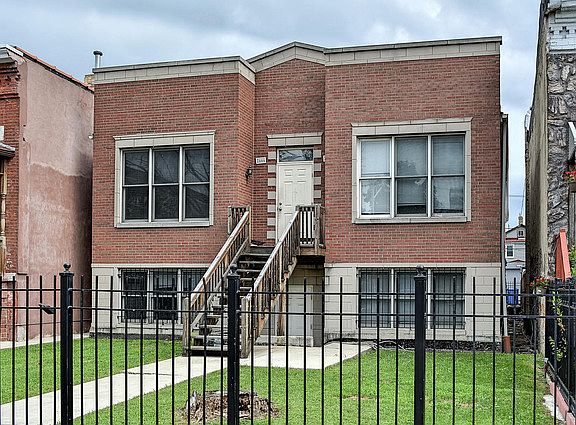 2nd image of 2442-44 W Grenshaw St #2W