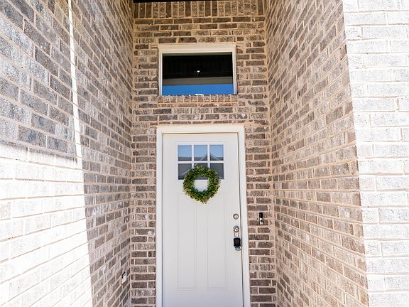 3rd image of 224 Marianne Cir