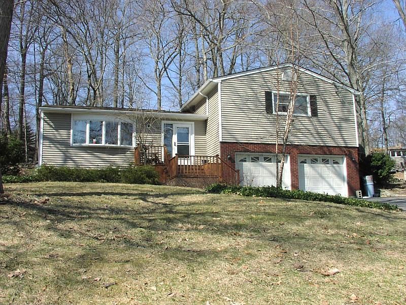 1st image of 155 Geymer Dr