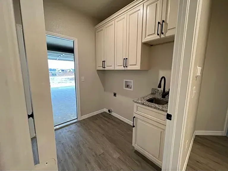 5610 Neptune Rd — Photo 4
