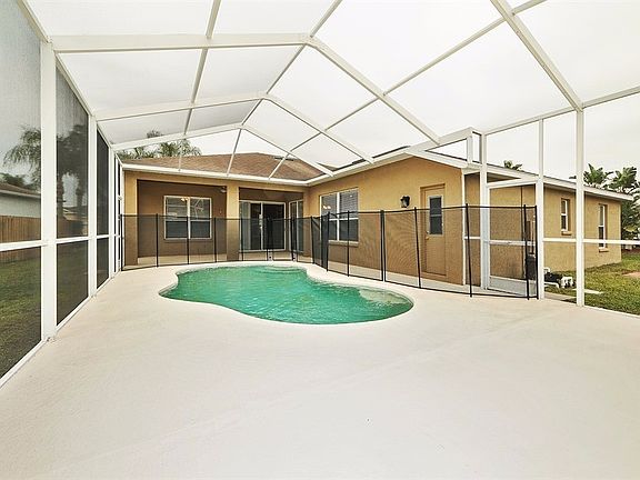 3rd image of 22108 Yachtclub Ter