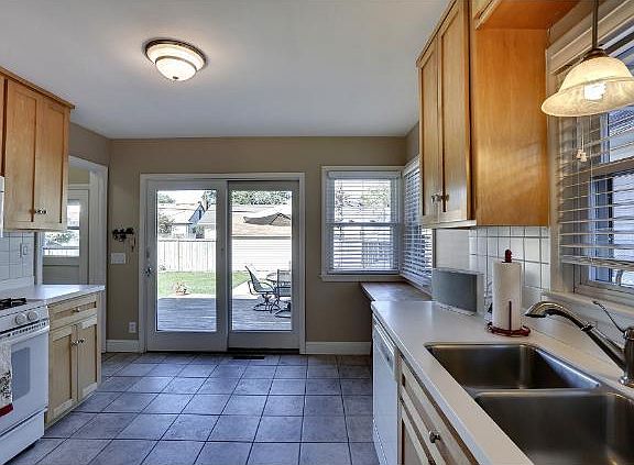 4th image of 5813 Zenith Ave S
