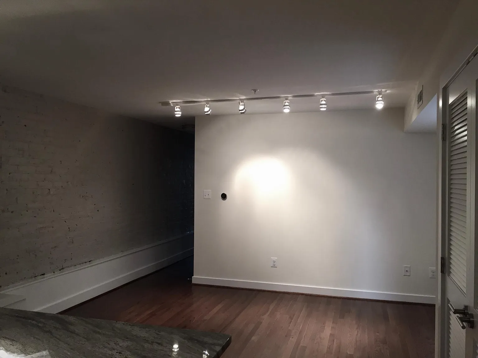 2 bed, 910 sqft, $2,750 — Photo 4