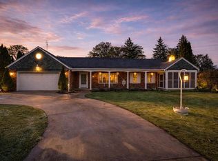 7245 N Seneca Ave, Glendale, WI 53217