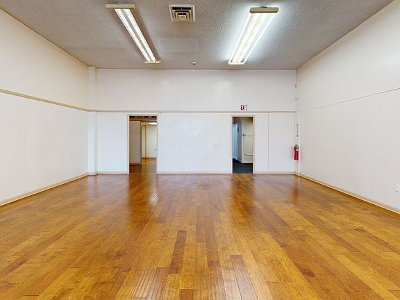 3rd image of 512 W 2nd St #514