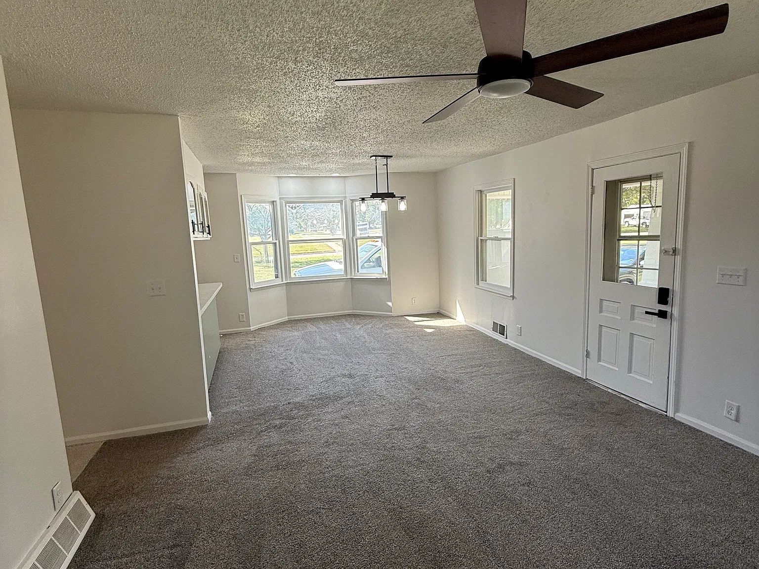 5 bed, 1754 sqft, $2,300 — Photo 2