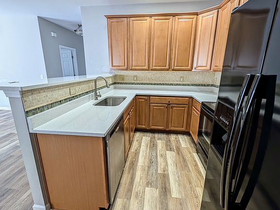 Kitchen - Includes Fridge, Stove, Dishwasher and Microwave