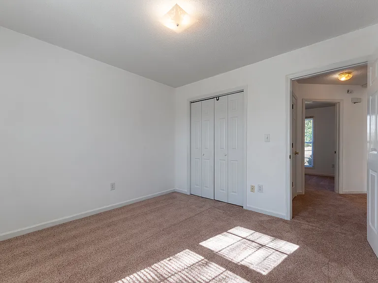 290 Stone Hill Dr — Photo 12