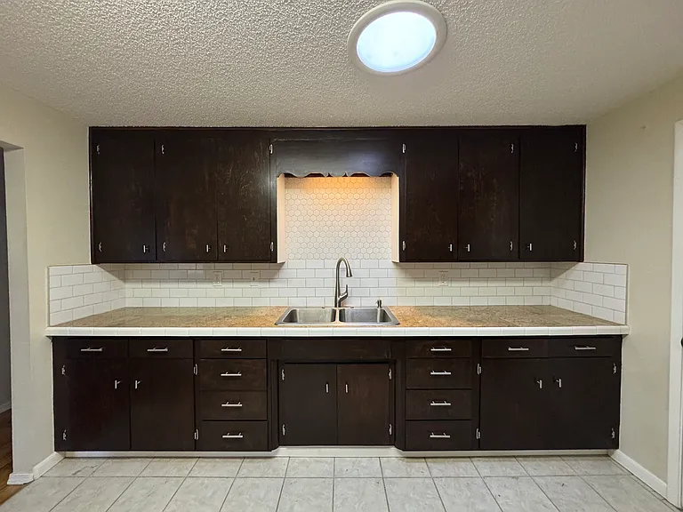 8513 Lawndale Ave SW — Photo 2