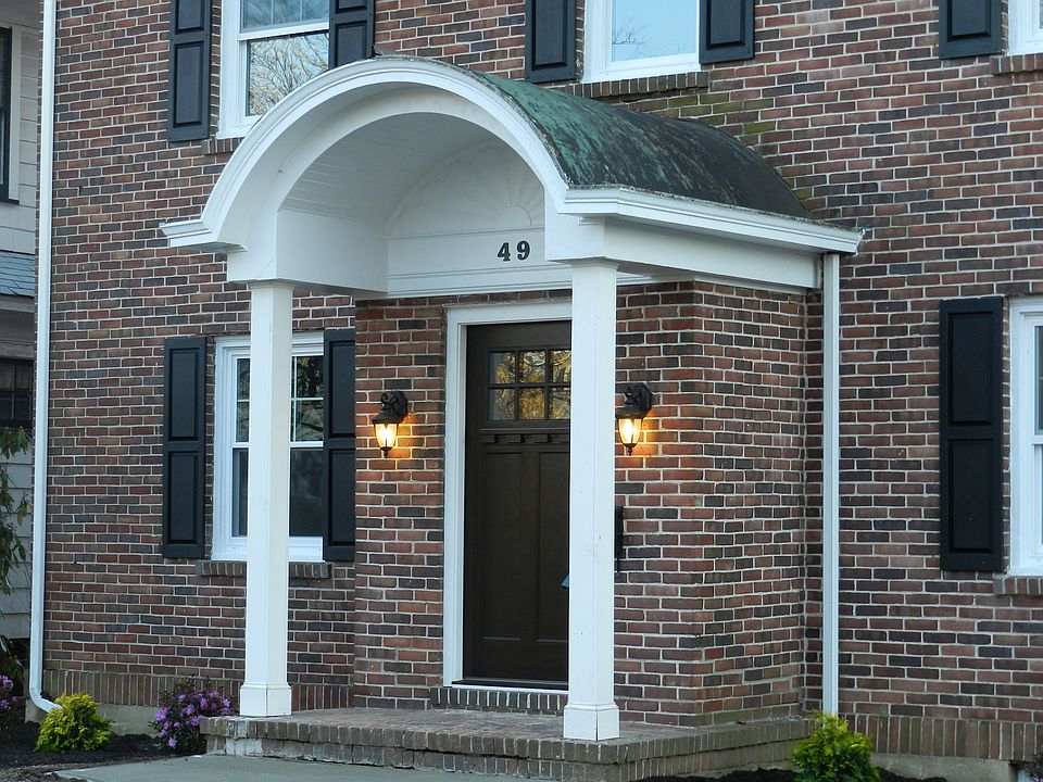 2nd image of 49 Warren Ct