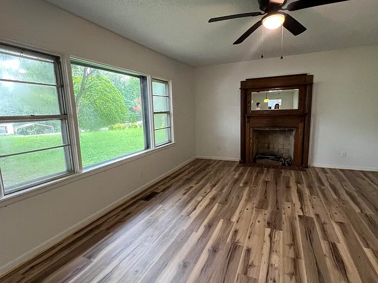 905 Lynn Dale Ln — Photo 5