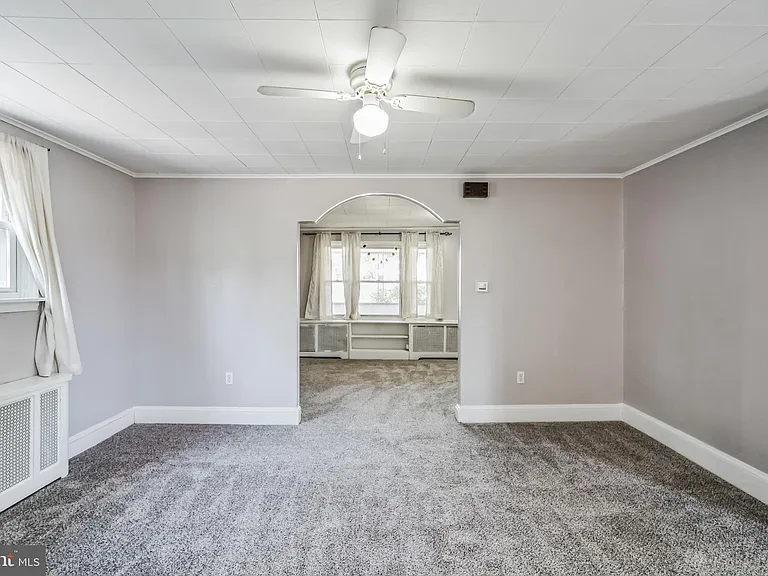 239 Lemonte St — Photo 8
