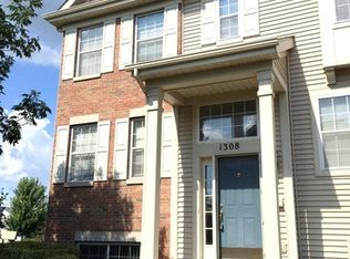 1308 Shamrock Ln, Hampshire, IL 60140