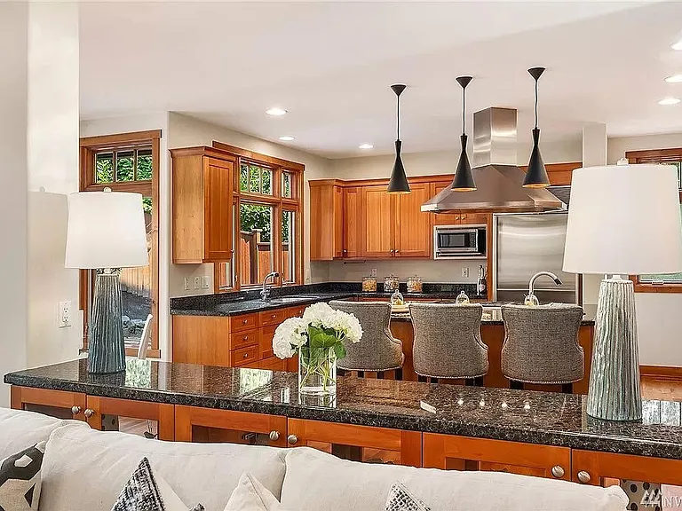 710 Lake Washington Blvd NE — Photo 9