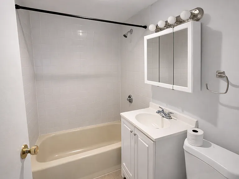 79 Arlington St #21 — Photo 2