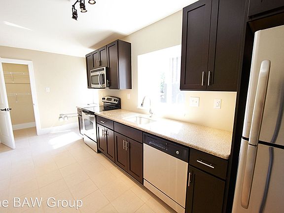 4th image of 101 Main St APT 201