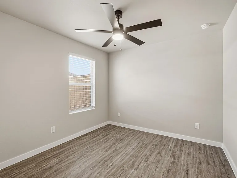 502 Elmont St — Photo 16